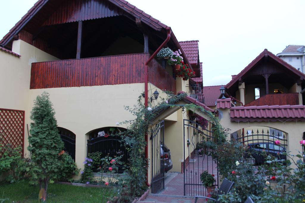 Pensiunea Magnolia Sibiu Exterior photo